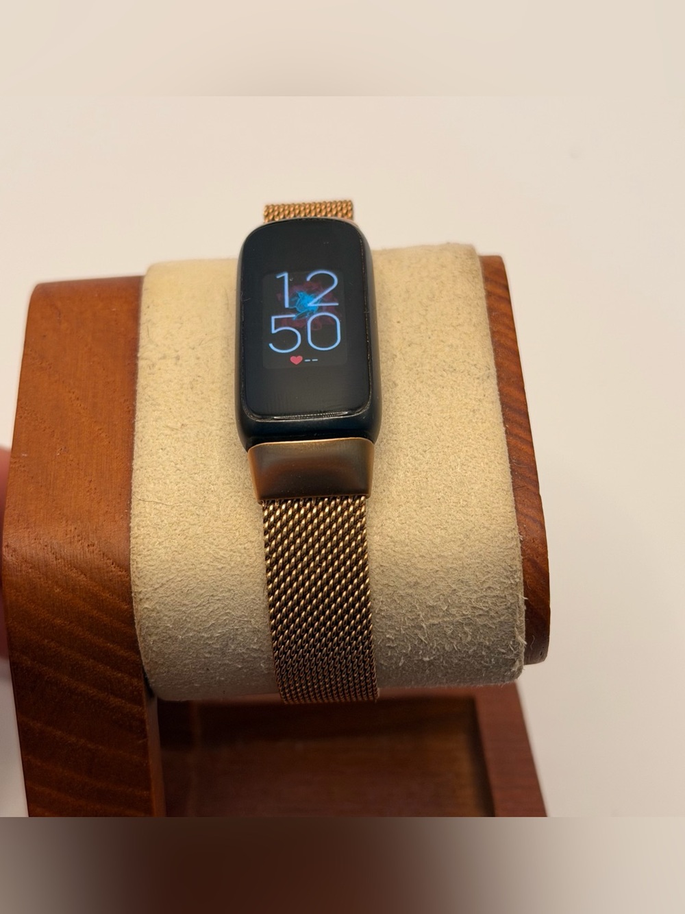 Fitbit Luxe, Tested, Good, Mesh Band,  Charger Included, Black On Gold - Picture 6 of 8